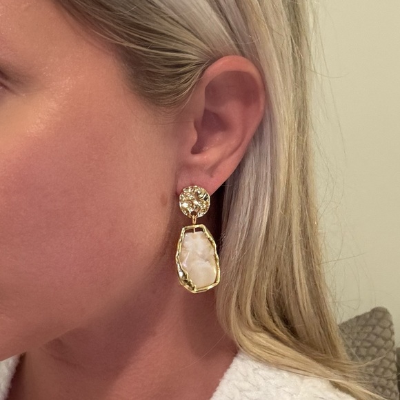 Geometric Gemstone Vintage Gold and White Tan Boho Drop Earrings New - Picture 3 of 6